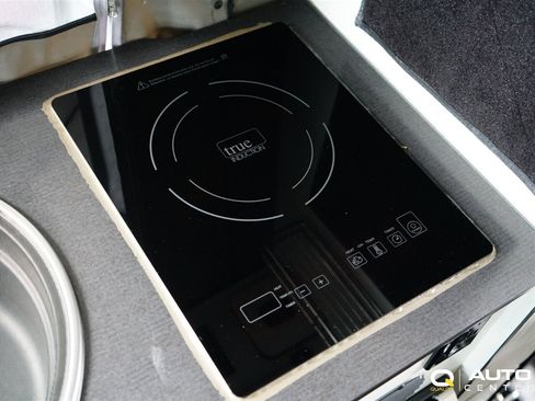 Used 2018 Mercedes-Benz Sprinter 2500 image 56