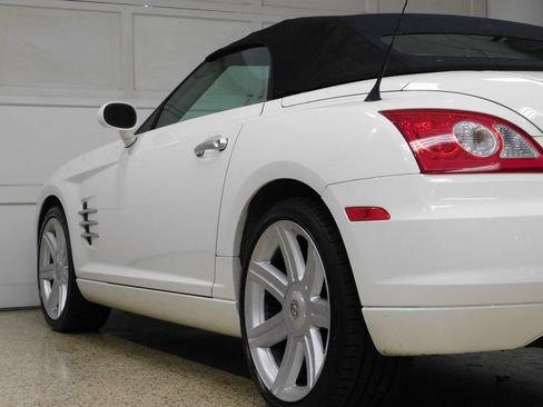 Used 2005 Chrysler Crossfire Limited RWD image 80