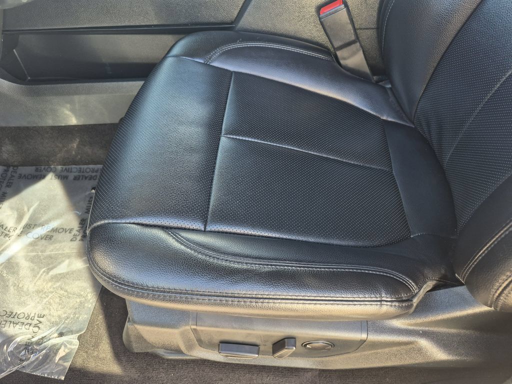Used 2021 Ford Expedition XLT AWD/4WD image 12