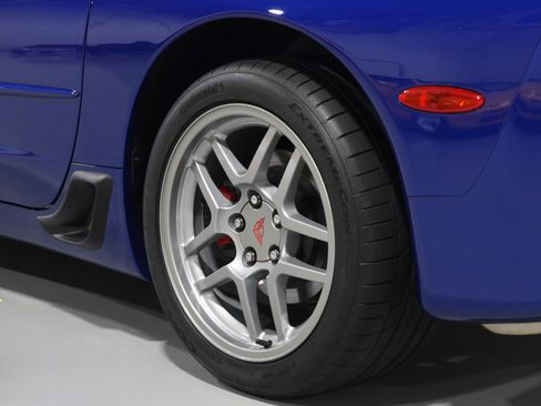 Used 2003 Chevrolet Corvette Z06 w/ Memory Package, 3 Drivers RWD image 19