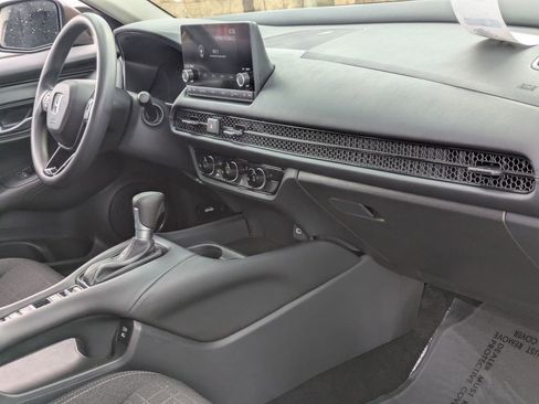 Used 2025 Honda HR-V LX image 31