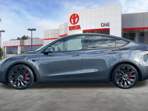 Used 2022 Tesla Model Y Performance AWD/4WD image 8