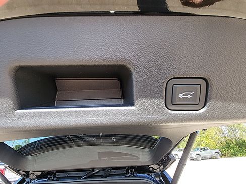 New 2026 Chevrolet Traverse RS image 35