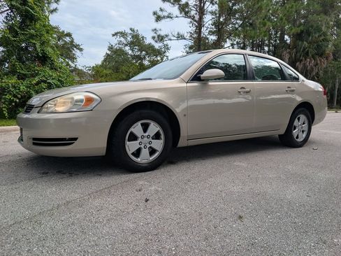 Used 2008 Chevrolet Impala LT FWD image 3
