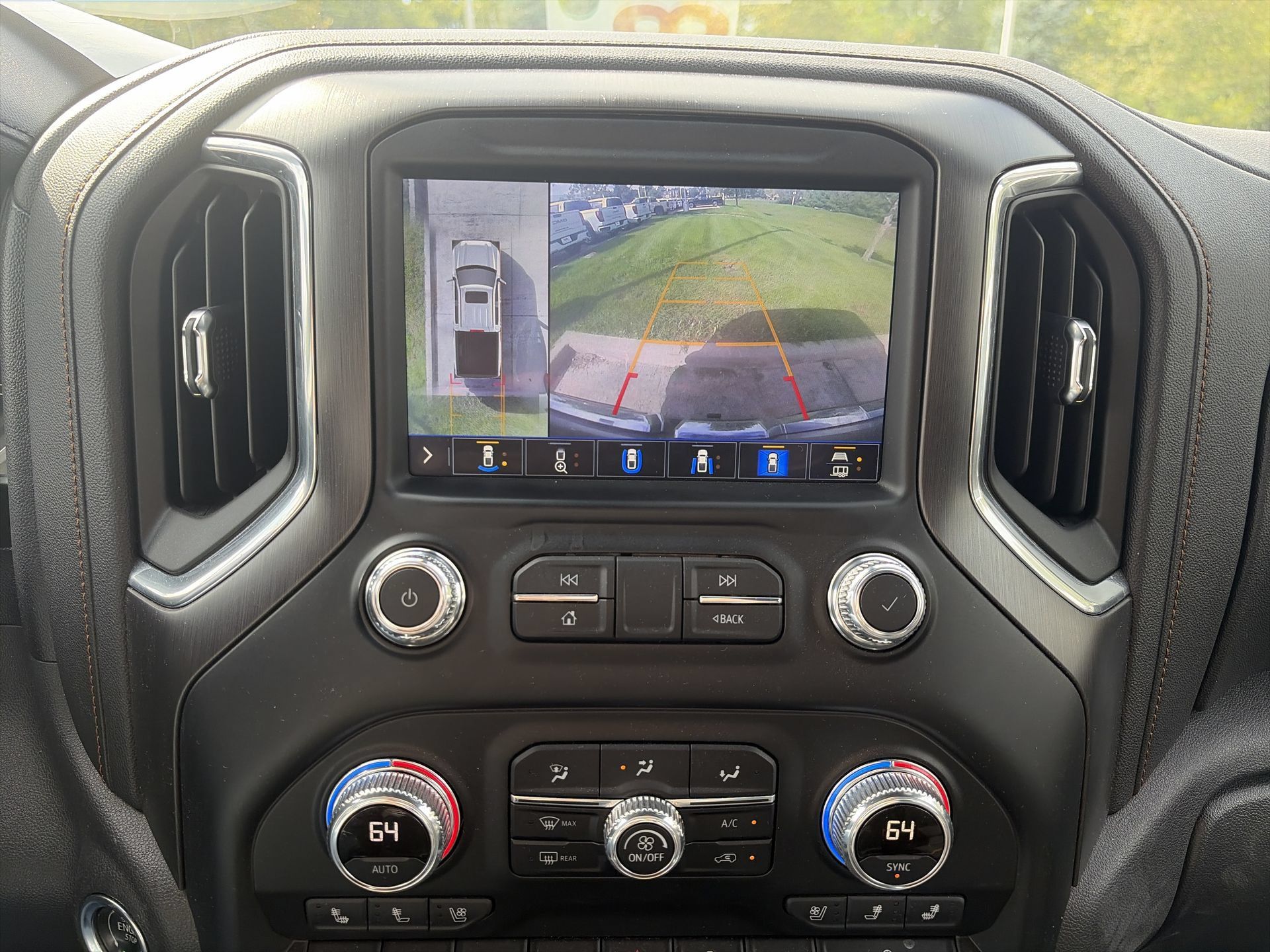 Used 2020 GMC Sierra 1500 AT4 w/ Off-Road Performance Package AWD/4WD image 16