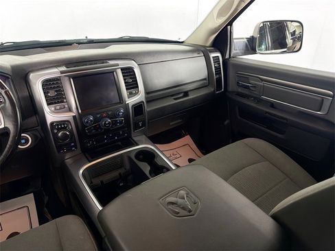 Used 2022 RAM 1500 Classic SLT w/ SLT Plus D￩cor Group image 20