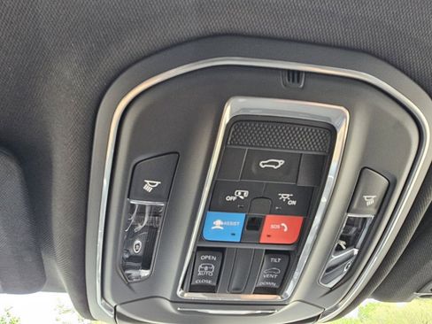 New 2025 Jeep Grand Cherokee L Altitude image 22