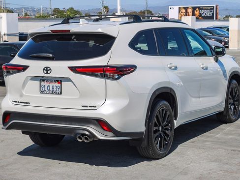 Certified 2024 Toyota Highlander XSE image 9