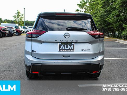 Used 2024 Nissan Rogue SV AWD/4WD image 10