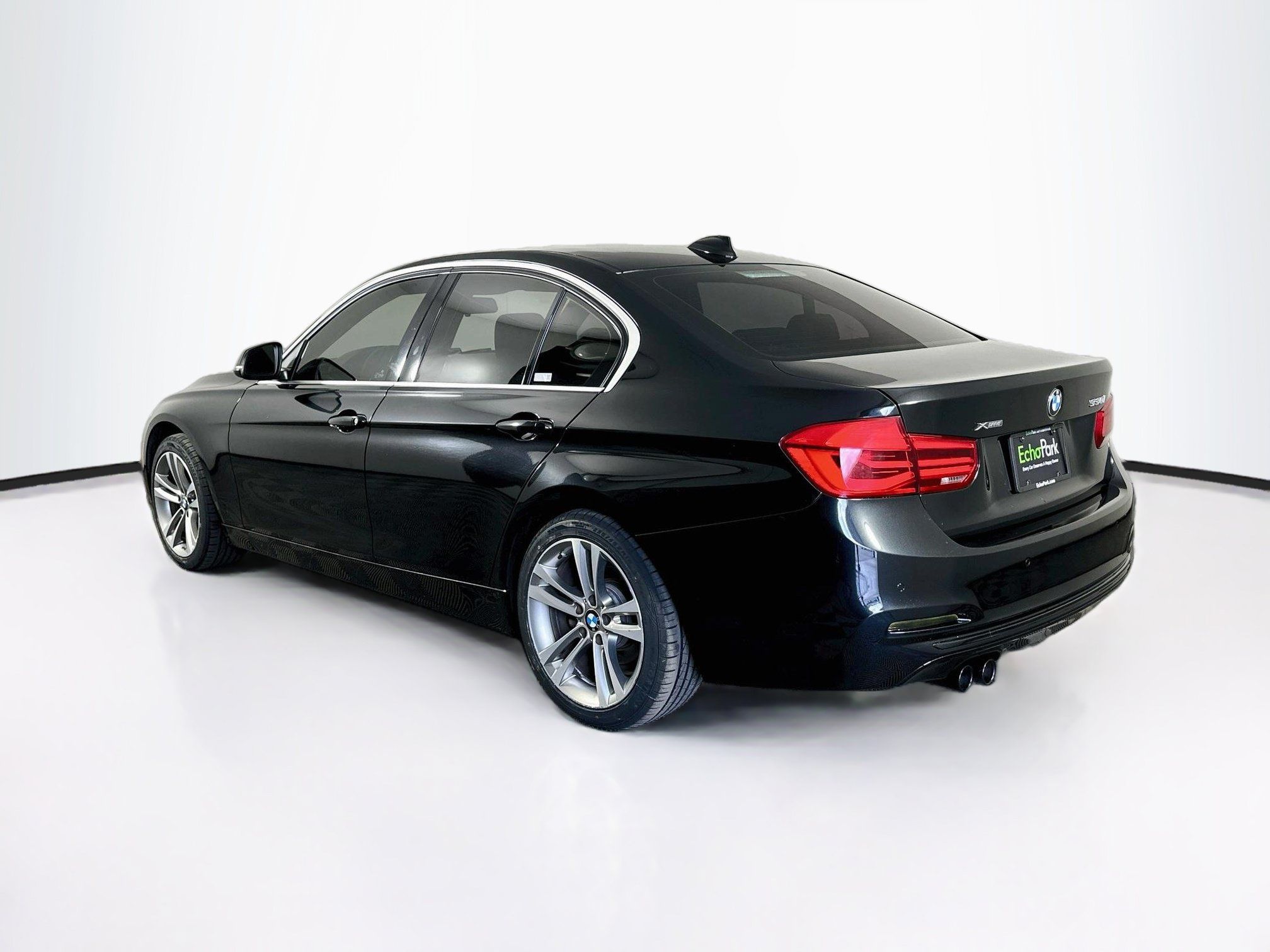 Used 2018 BMW 330i xDrive Sedan w/ Convenience Package AWD/4WD image 5