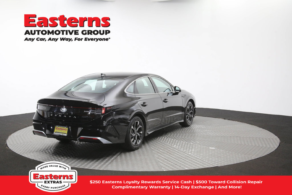 Used 2025 Hyundai Sonata SEL FWD image 43