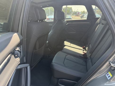Used 2025 Audi Q3 2.0T Premium w/ Convenience Package AWD/4WD image 4