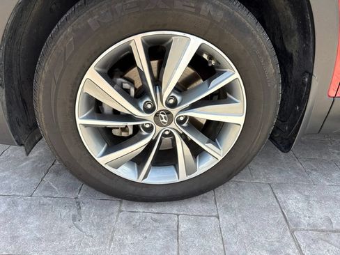 Used 2019 Hyundai Santa Fe Limited FWD image 3
