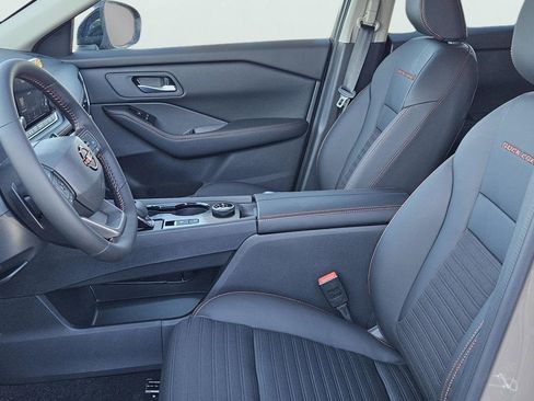 New 2026 Nissan Rogue SV image 10