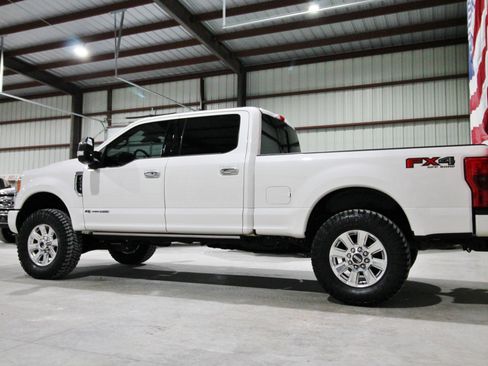 Used 2018 Ford F250 Platinum w/ Platinum Ultimate Package image 7