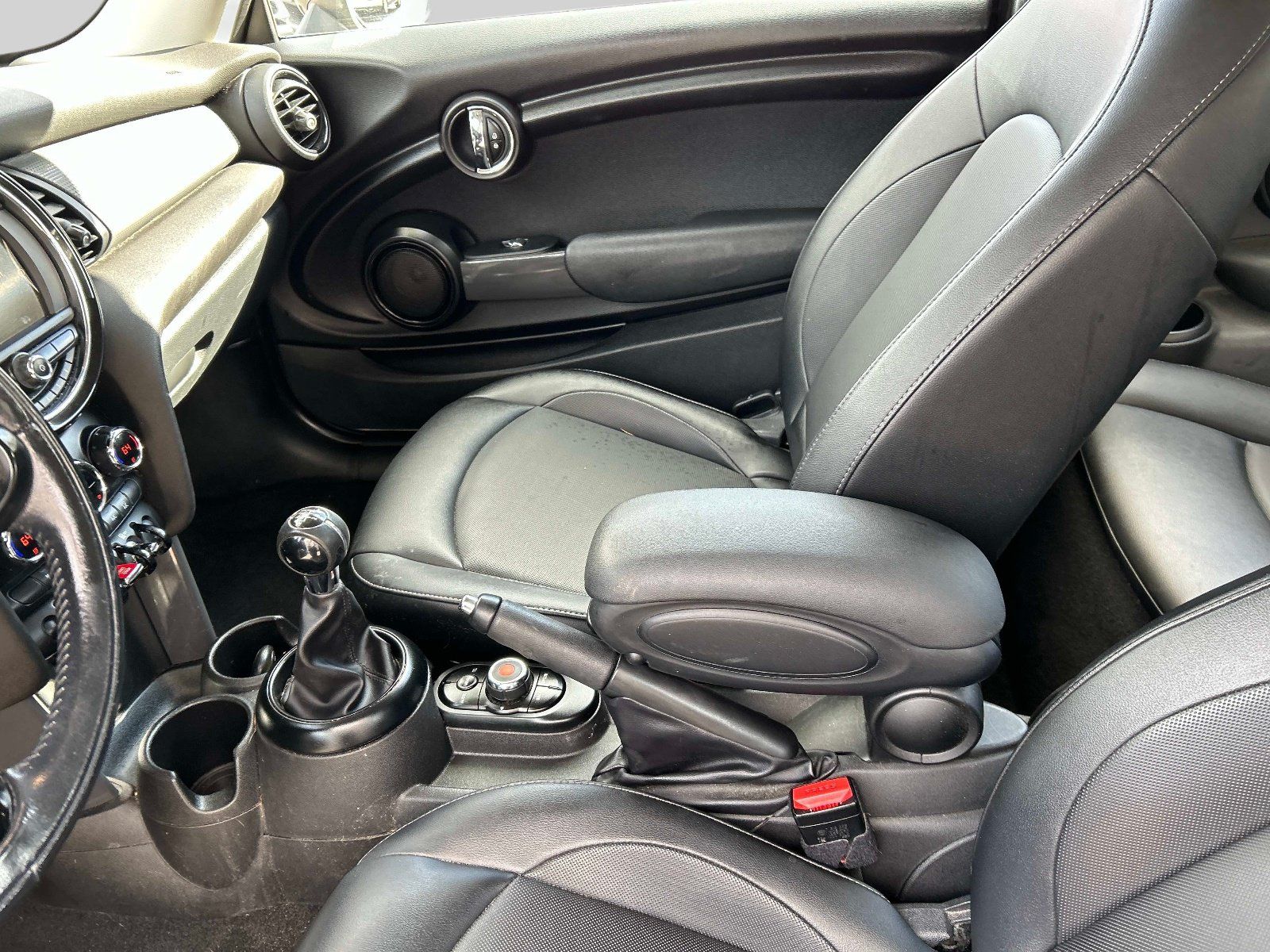 Used 2017 MINI Cooper 2-Door Hardtop FWD image 16