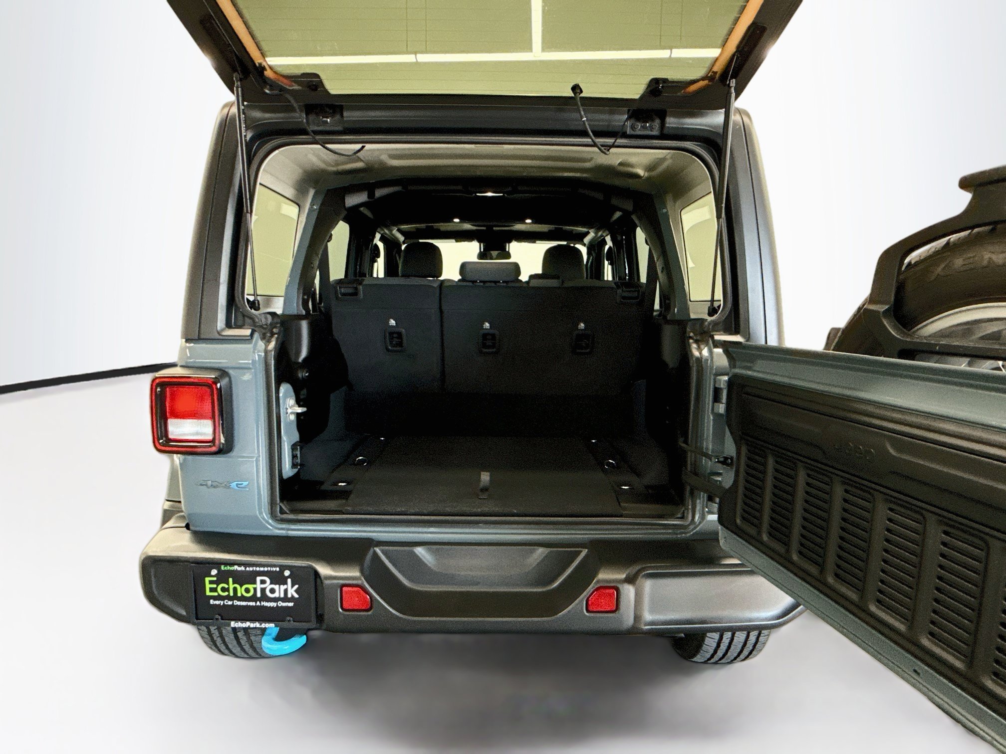 Used 2024 Jeep Wrangler Unlimited AWD/4WD image 28