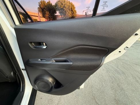 Used 2022 Nissan Kicks SV FWD image 34