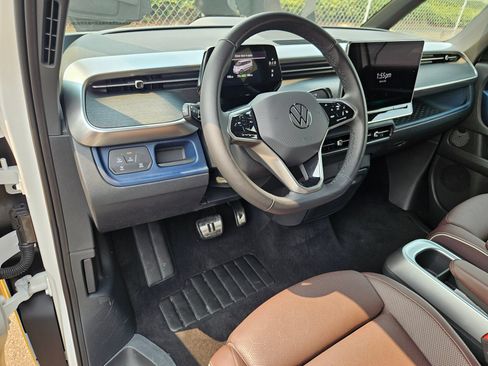 New 2025 Volkswagen ID. Buzz Pro S RWD image 12