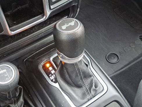 Used 2024 Jeep Wrangler Sport image 23