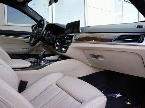 Used 2020 BMW 530i xDrive 530i xDrive w/ Premium Package image 22