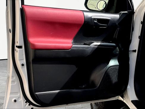 Used 2022 Toyota Tacoma SR5 w/ Technology Package RWD image 22