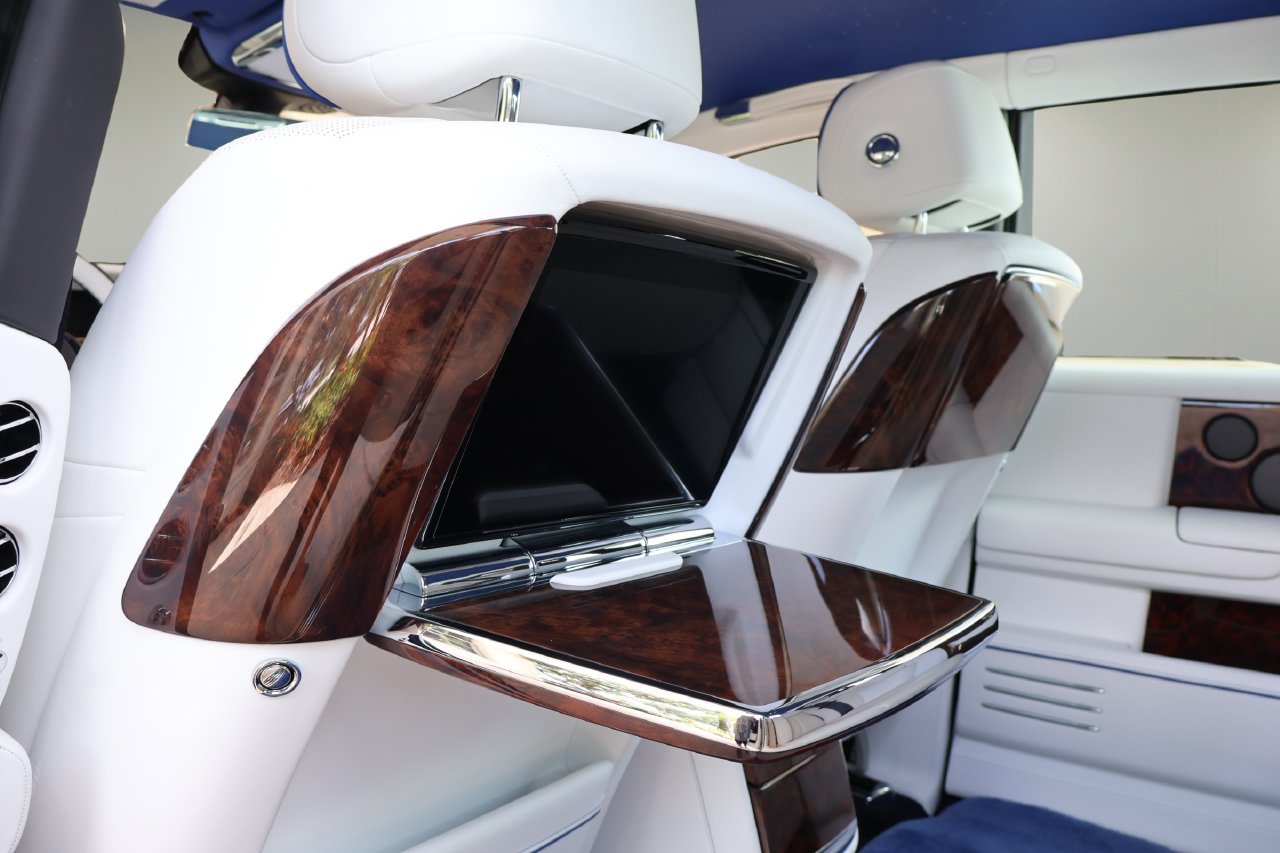 Certified 2023 Rolls-Royce Phantom Extended Wheelbase w/ Leather Finishing Pack RWD image 15