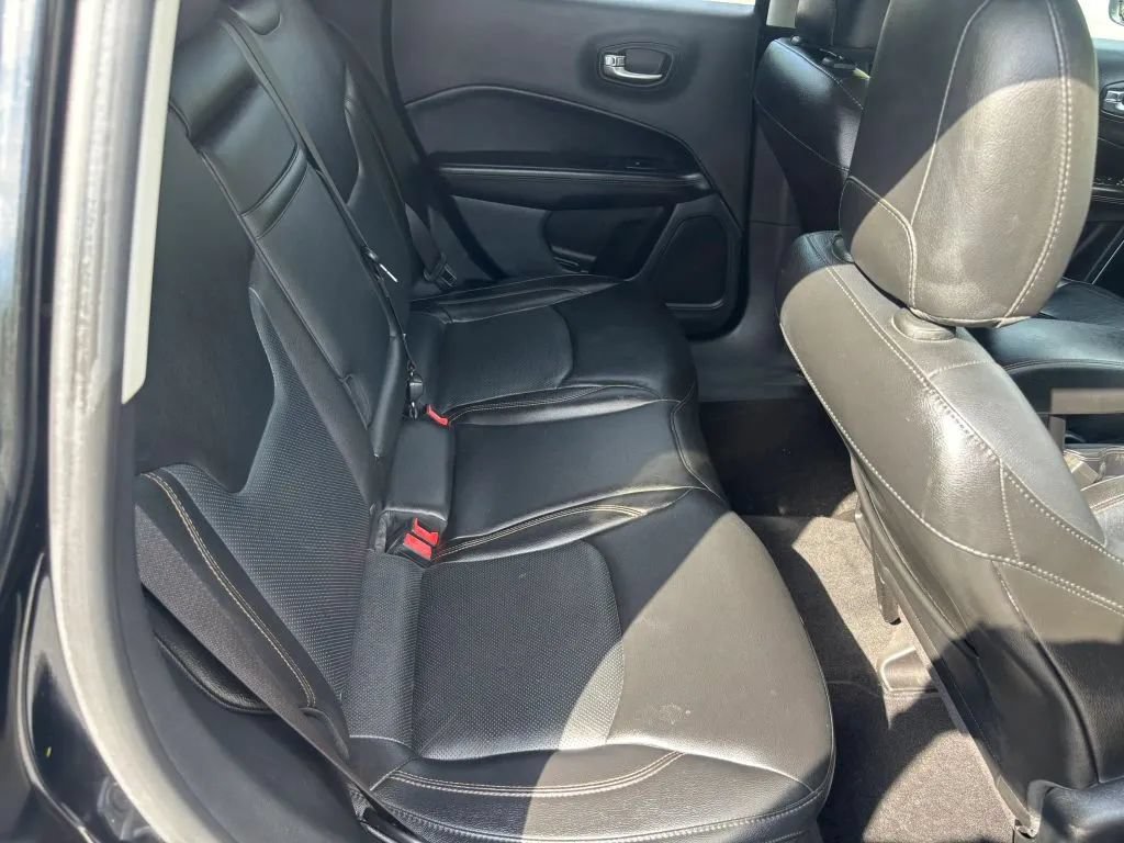 Used 2018 Jeep Compass Limited AWD/4WD image 16