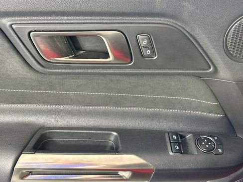 Used 2018 Ford Mustang Shelby GT350 w/ Convenience Package image 18