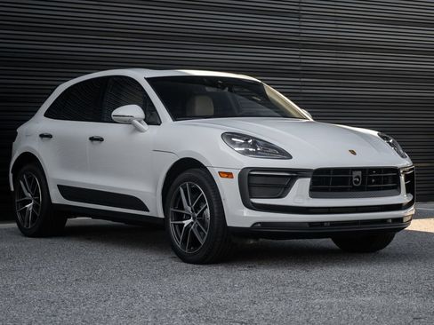 New 2025 Porsche Macan image 7