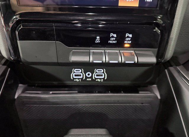Used 2026 RAM 1500 Laramie AWD/4WD image 32
