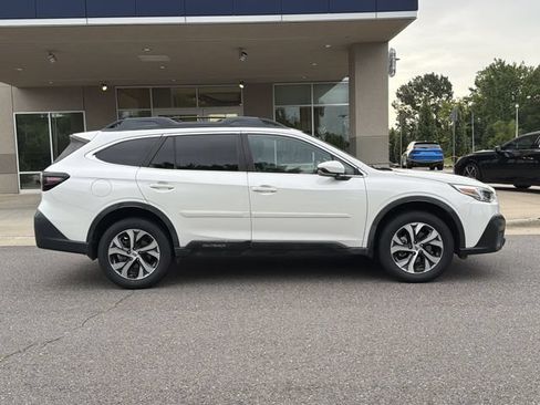 Used 2020 Subaru Outback Limited w/ Popular Package #2 AWD/4WD image 2