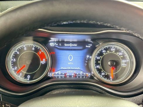 Used 2020 Jeep Cherokee Trailhawk image 14