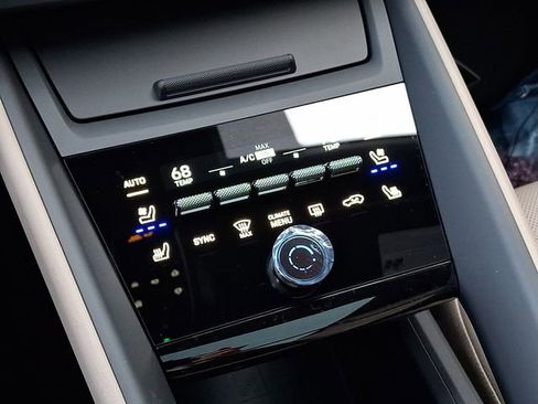New 2026 Porsche Macan 4 Electric AWD/4WD image 17