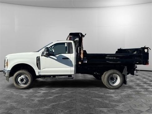 New 2025 Ford F350 XL w/ XL Chrome Package image 2