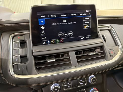 Used 2021 GMC Yukon AT4 w/ Rear Media and Nav Package image 17