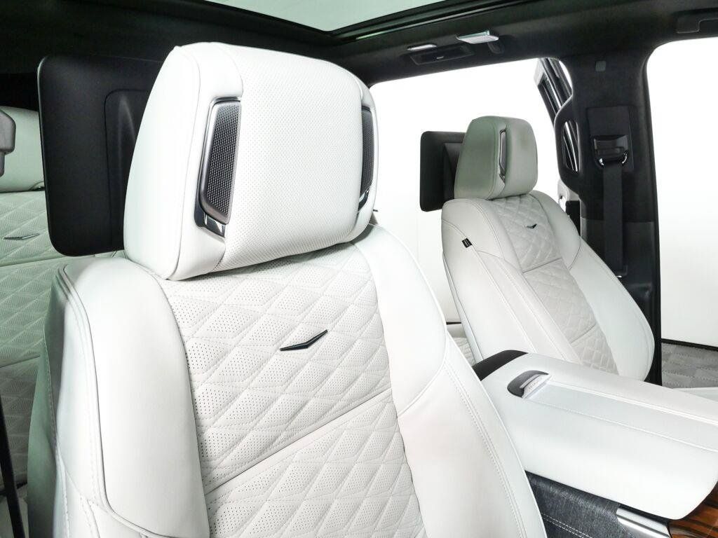 Used 2026 Cadillac Escalade Platinum Sport w/ LPO, ONYX Package AWD/4WD image 25