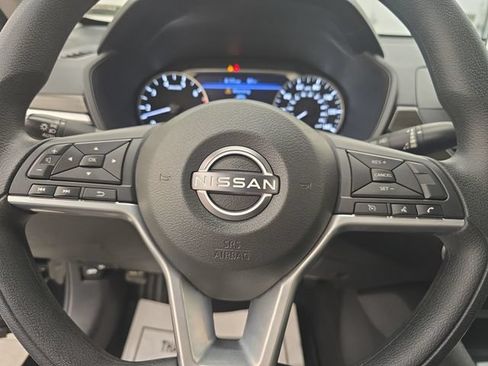 Used 2025 Nissan Altima 2.5 SV FWD image 27