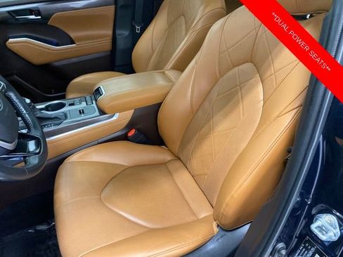 Certified 2022 Toyota Highlander Platinum image 17