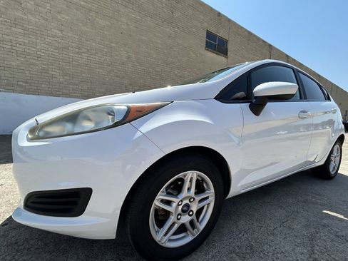 Used 2019 Ford Fiesta SE FWD image 5