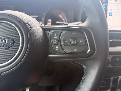 Used 2024 Jeep Wrangler Unlimited Rubicon 4xe AWD/4WD image 23