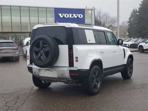 Used 2024 Land Rover Defender 110 S image 4