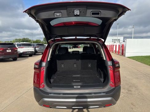 Used 2023 Nissan Rogue SL w/ SL Premium Package FWD image 9