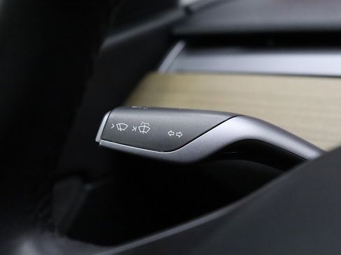 Used 2021 Tesla Model Y Long Range image 48