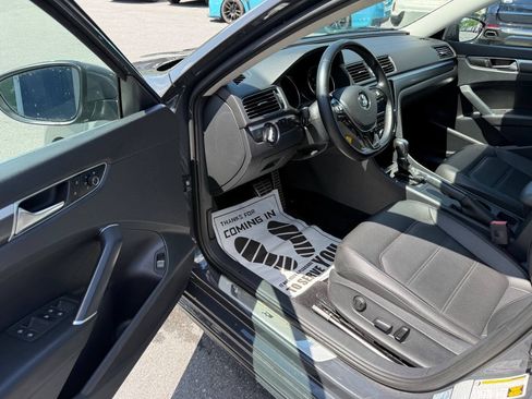 Used 2017 Volkswagen Passat 1.8T R-Line FWD image 18