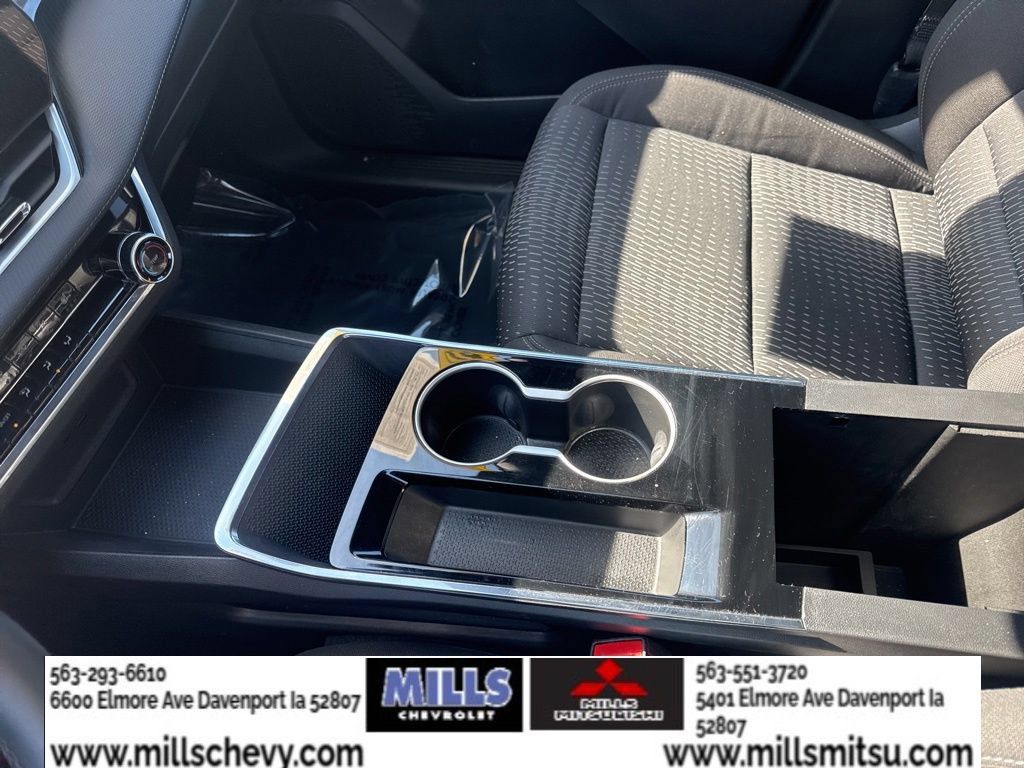 Used 2025 Chevrolet Equinox LT FWD image 17