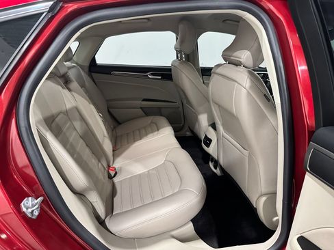 Used 2018 Ford Fusion SE w/ Equipment Group 602A FWD image 24