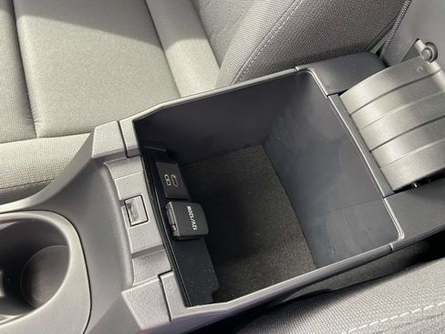 Used 2025 Toyota Corolla LE FWD image 27