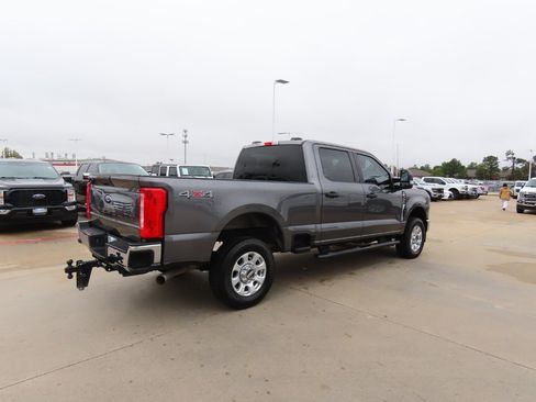 Used 2023 Ford F250 XLT image 11