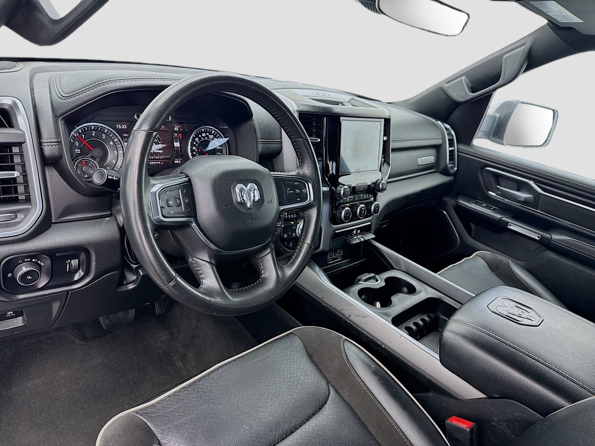 Used 2024 RAM 1500 Laramie AWD/4WD image 7